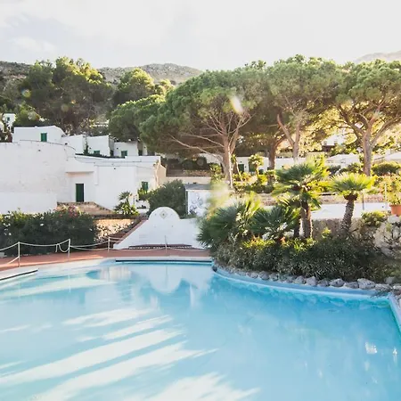 Calampiso Resort 4*