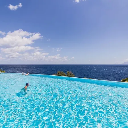 Resort Calampiso