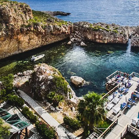 Resort Calampiso
