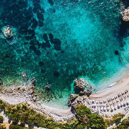 Resort Calampiso 4*
