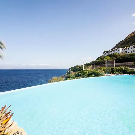 Resort Calampiso